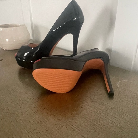 Never worn paten pumps - Picture 3 of 3